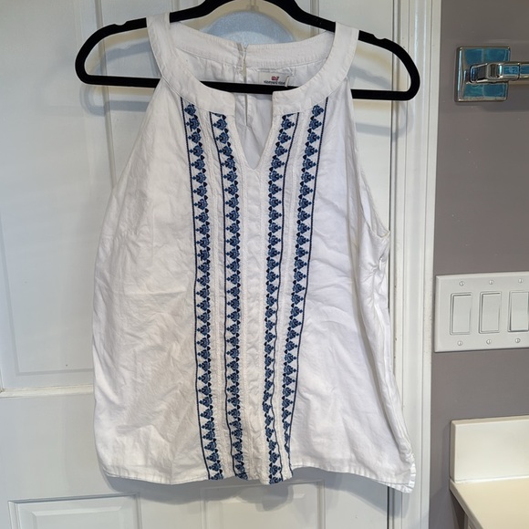 Vineyard Vines Poplin White Sleeveless Tank Top with Blue Embroidery - Picture 3 of 10